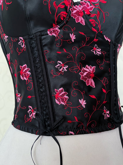 Whimsy black corset top with embroidered details 💞🫀
