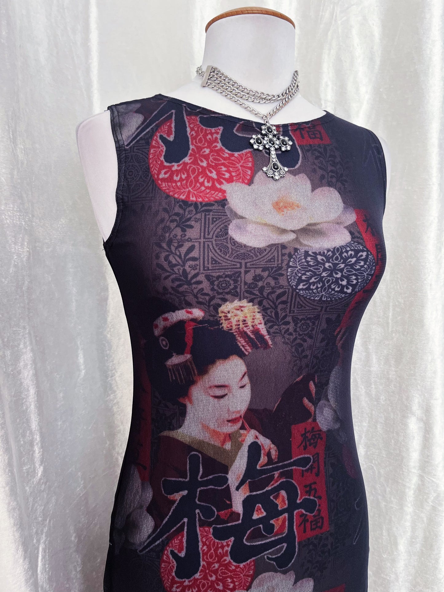 Iconic rare Geisha print mesh dress with slit sides 🍙🥢
