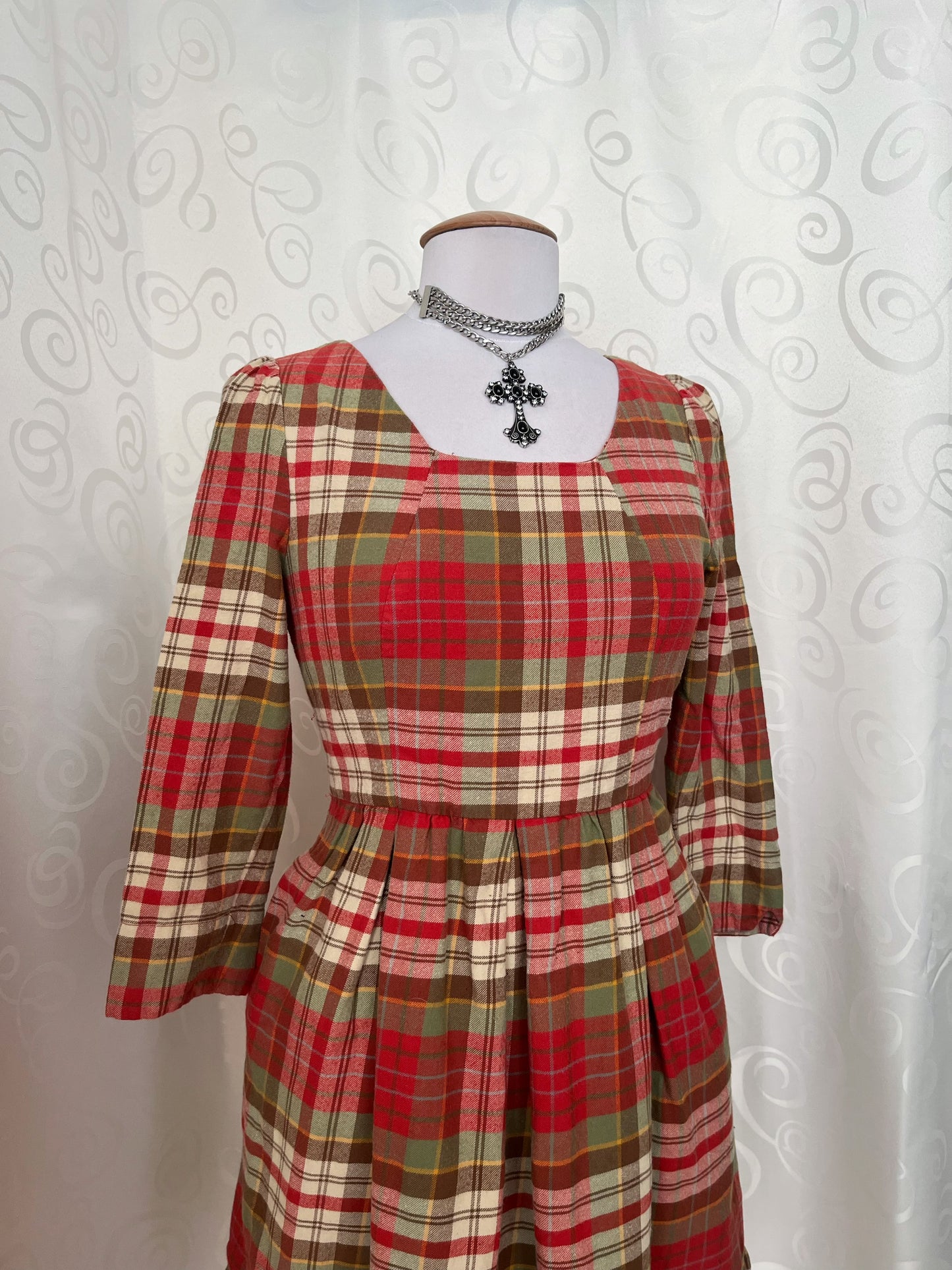 Alternative chinese tartan dress with tulle layer and pockets on the sides 🌀❤️