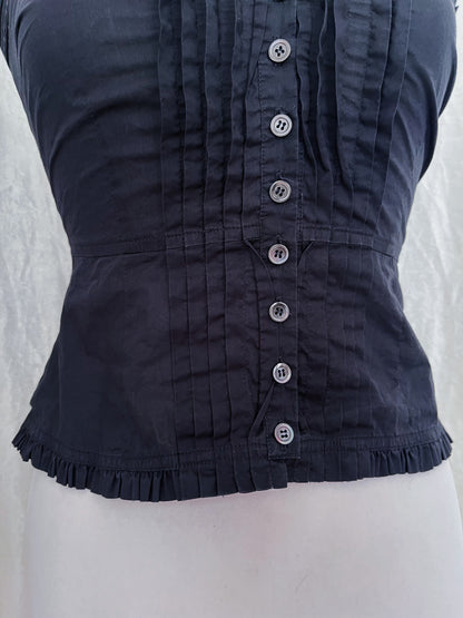 Dark coquette button top with ruffle details 🗝️