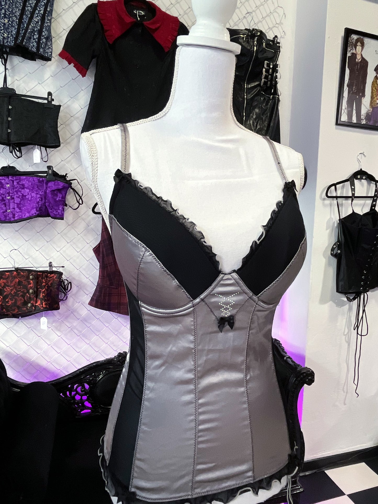 Gothic silver corset top with mesh details & garters 🩶