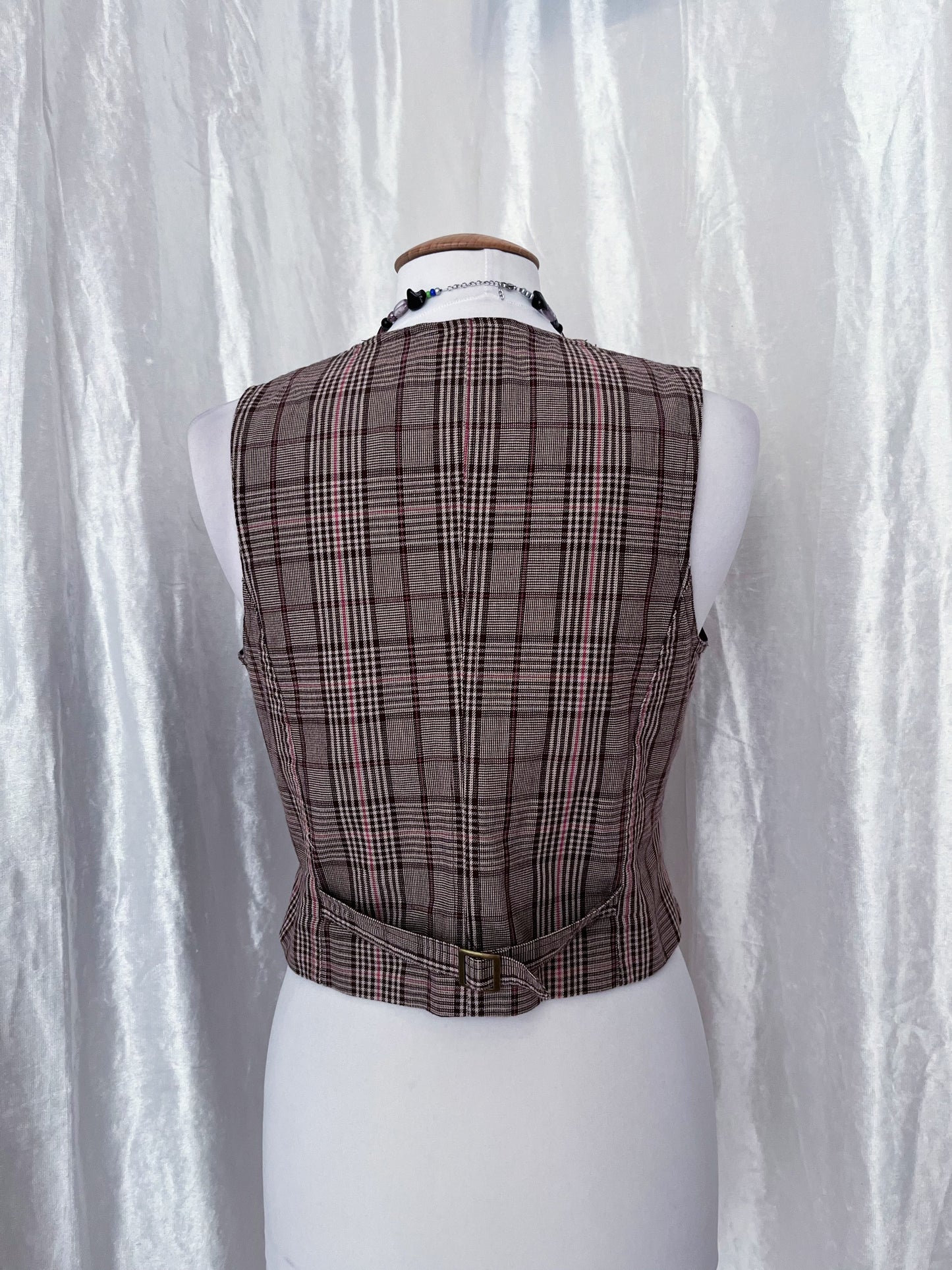 00’s brown plaid vest 📓📖