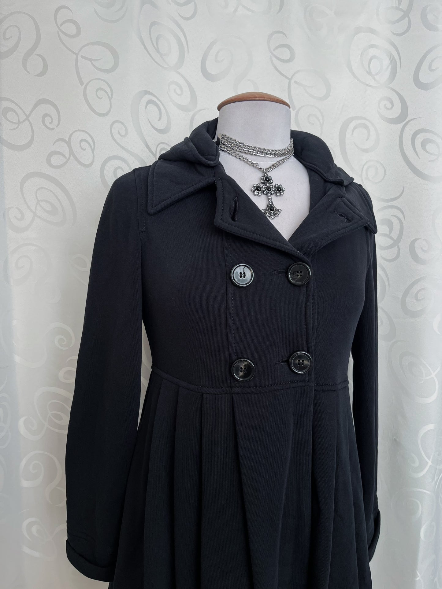 Gothic / Jirai Kei princess style black United Colors of Benetton coat 🦇💜
