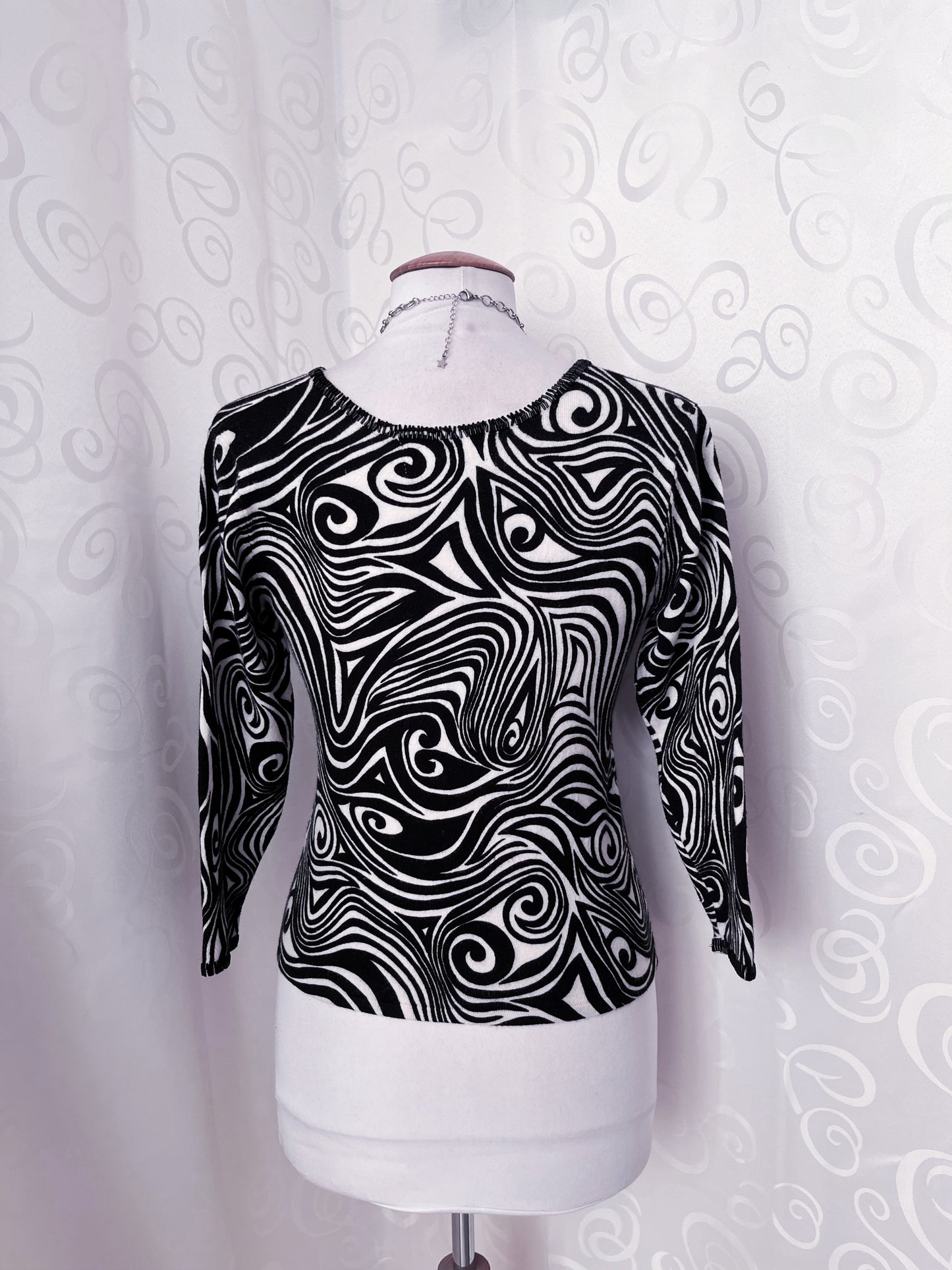 00’s Nicowa Gothic swirl top with beaded details 🕸️🕷️