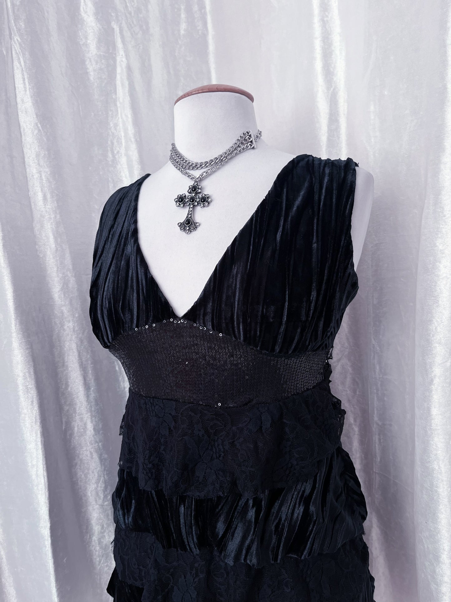 Dark whimsy fairy velvet, lace & sequin top 🧚🏽‍♀️🦇