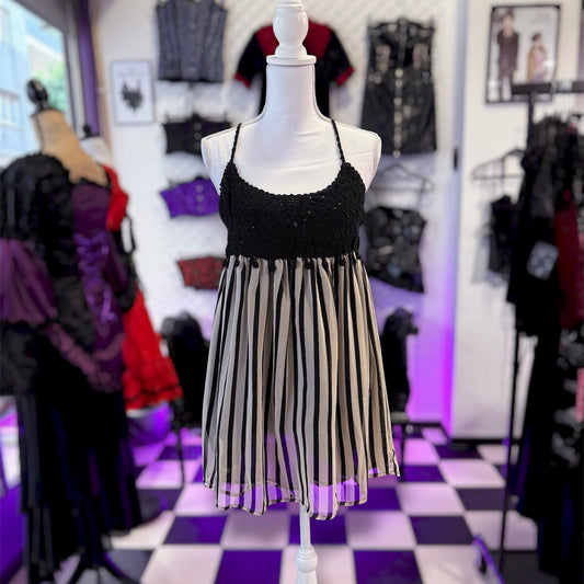 00’s Jester style tunic striped top 🃏