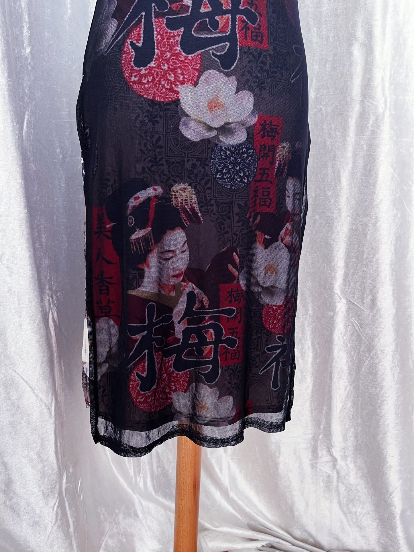 Iconic rare Geisha print mesh dress with slit sides 🍙🥢