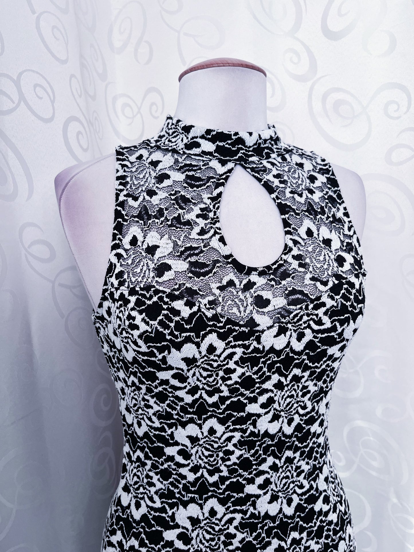 00’s Lipsy asian style Qipao black & white embroidered dress 🐇🕷