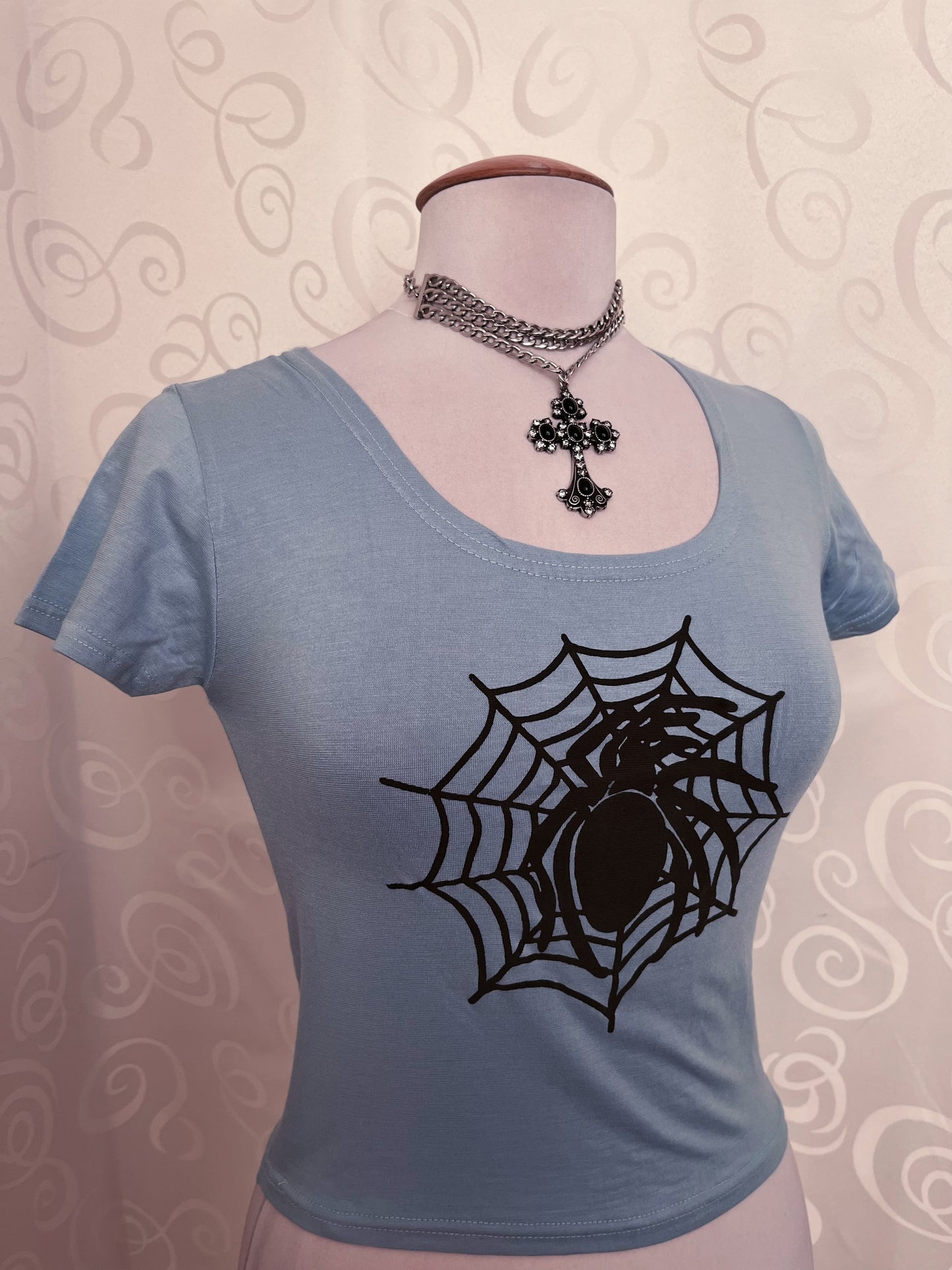 00’s Deadstock spider blue baby tee 🕷️🕸️