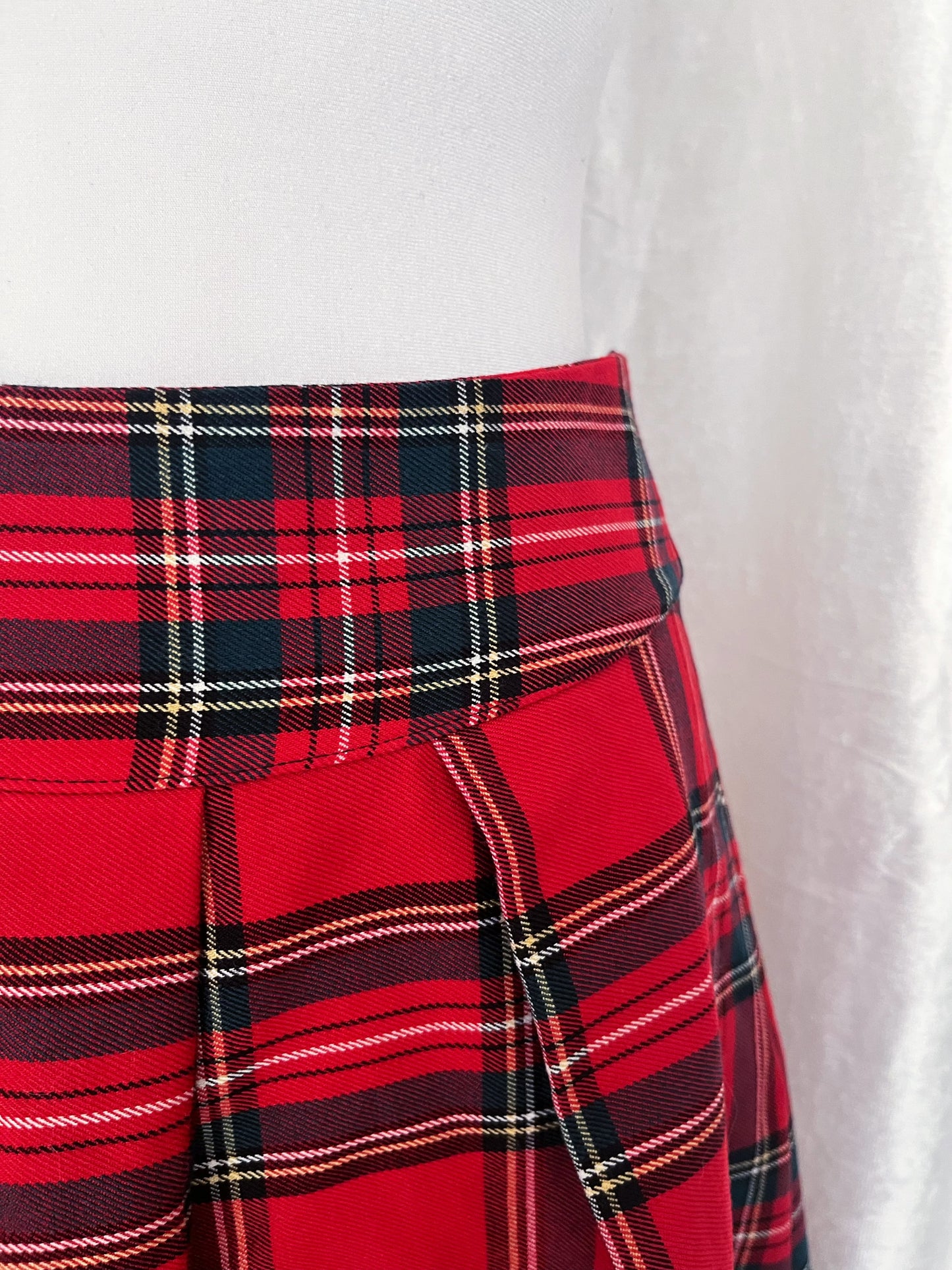 Lipsy plaid Alt skirt with lace trim detail ❣️