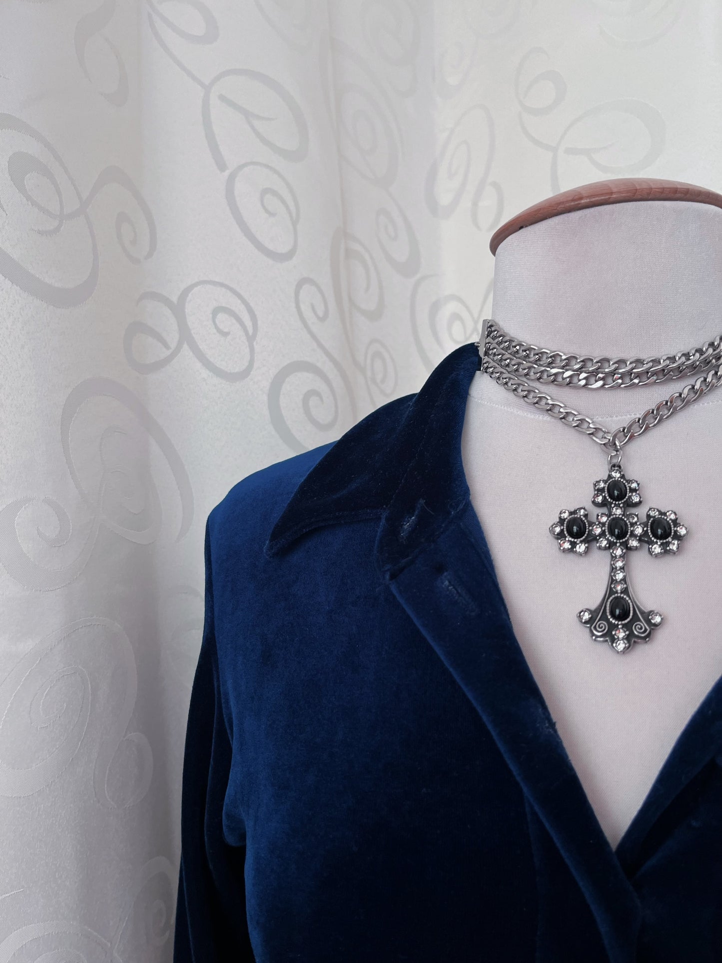 Vintage whimsy velvet dark night blue shirt 🌀💙🦋