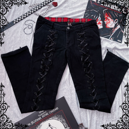 00’s Emily the Strange low-waisted lace-up jeans 🎸💀