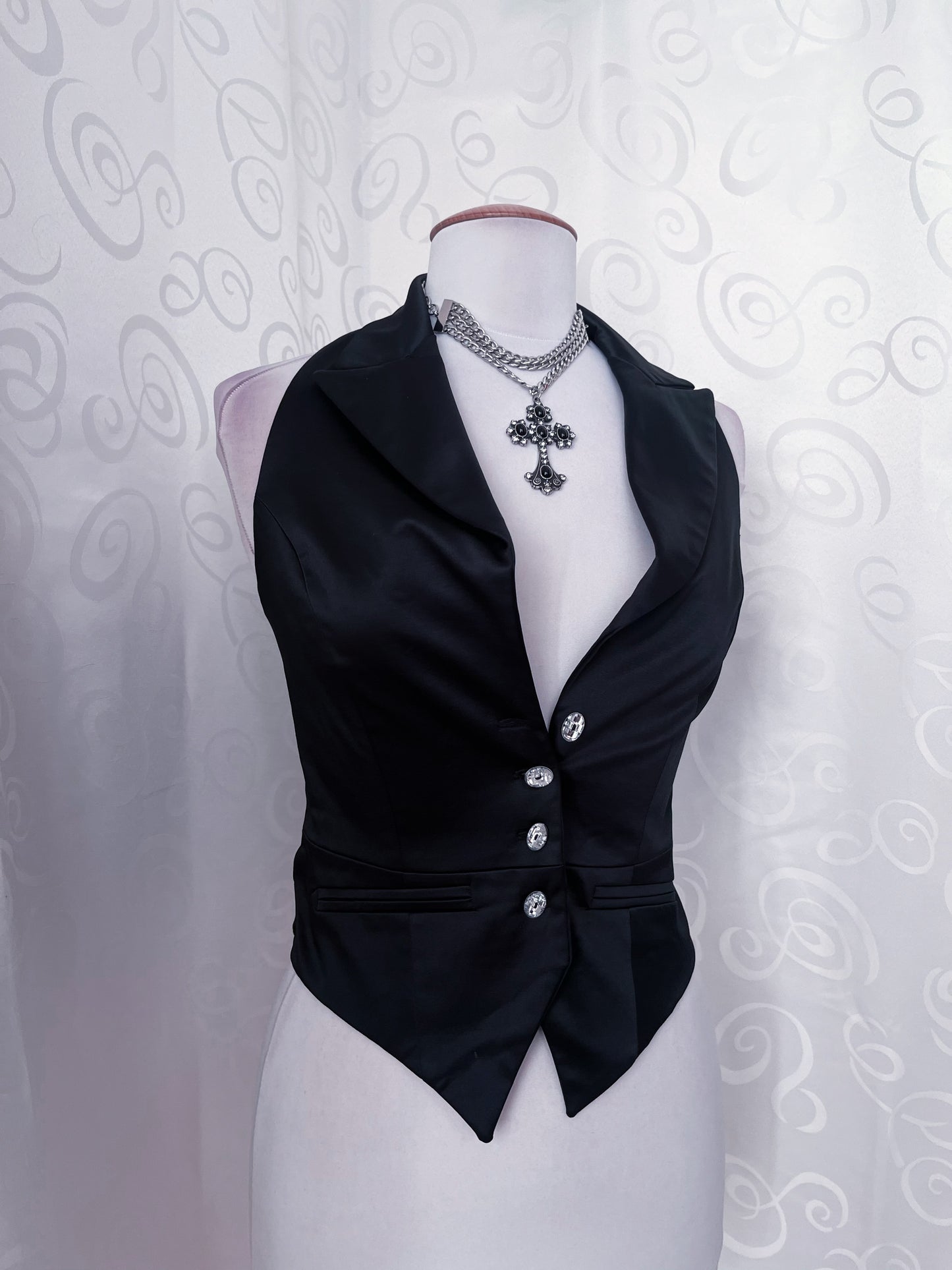 Gothic essential black vest 🦇