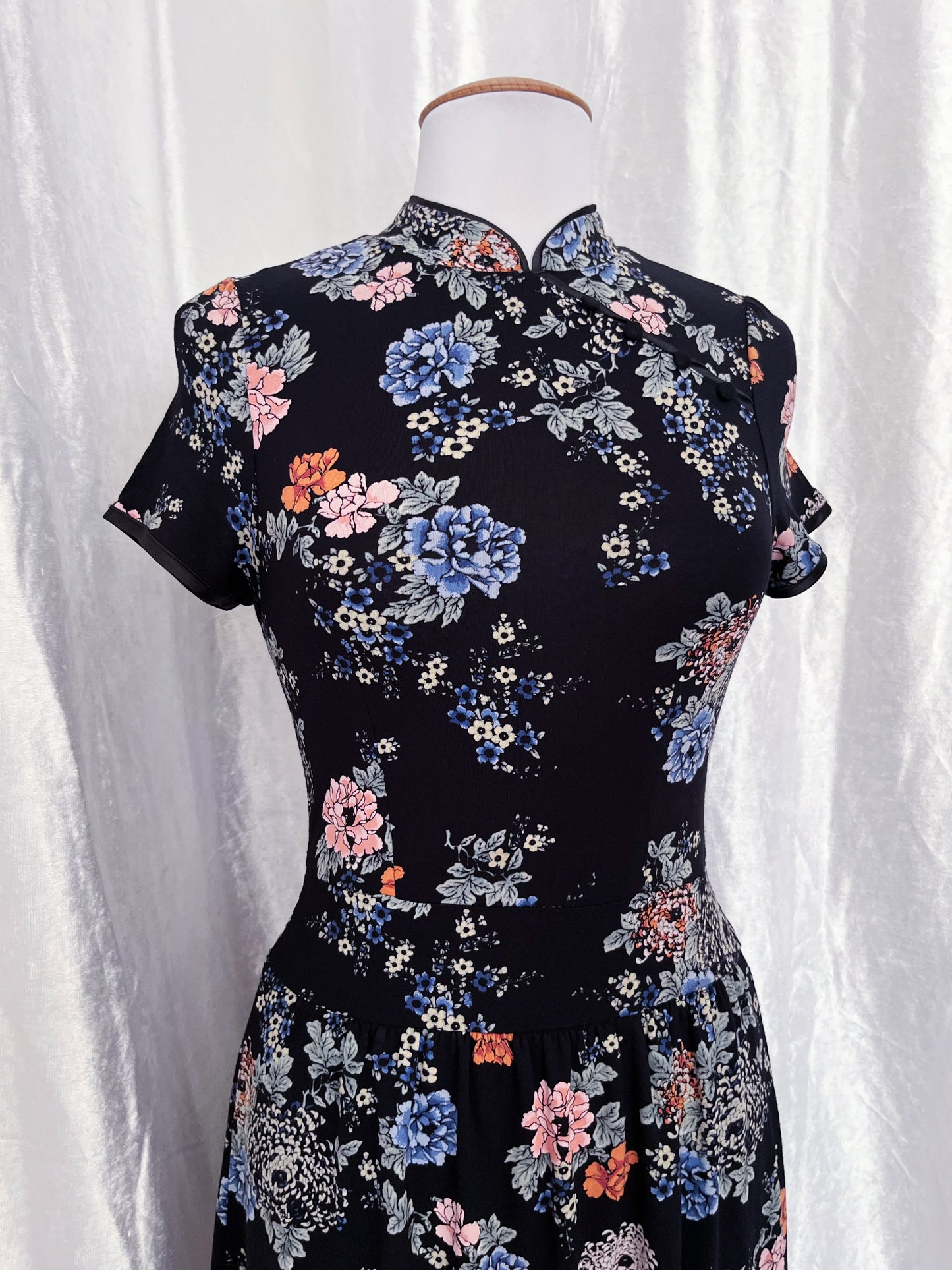 Rare VIVE MARIA Asian qipao style floral dress 🐉