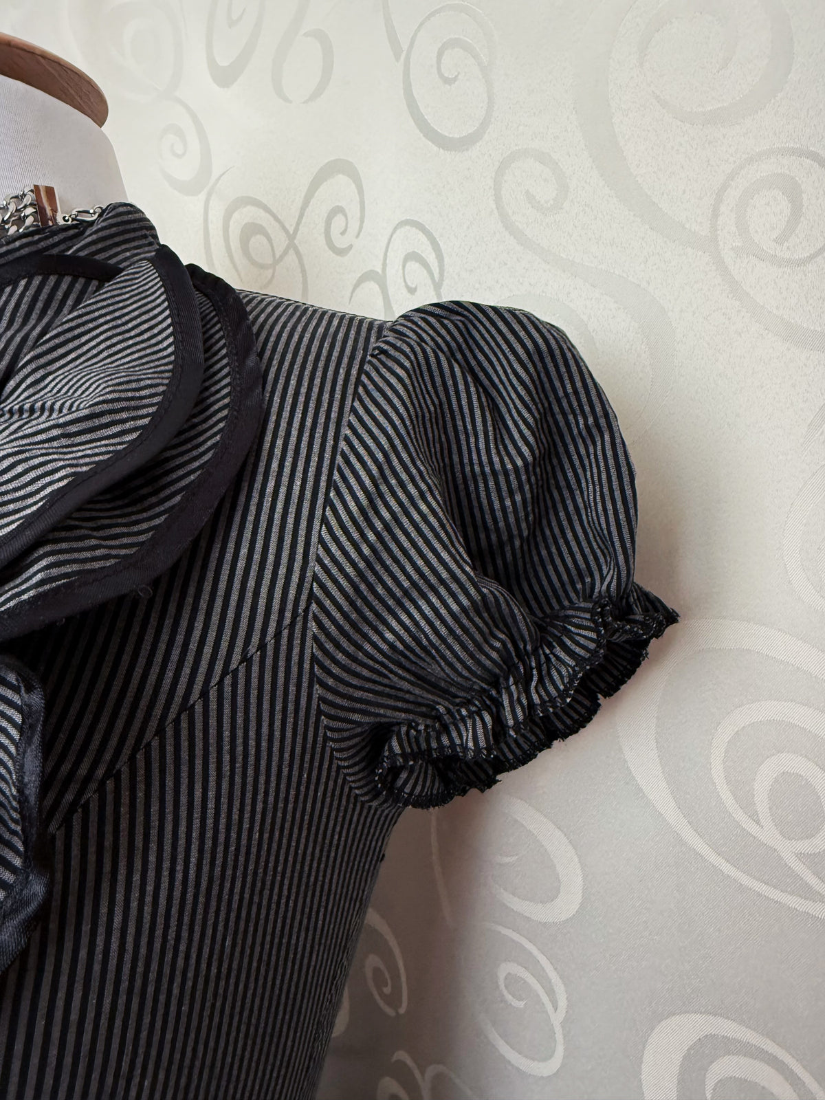 Horror Protagonist/Dark Coquette style ruffle striped shirt 🎞️🗝️