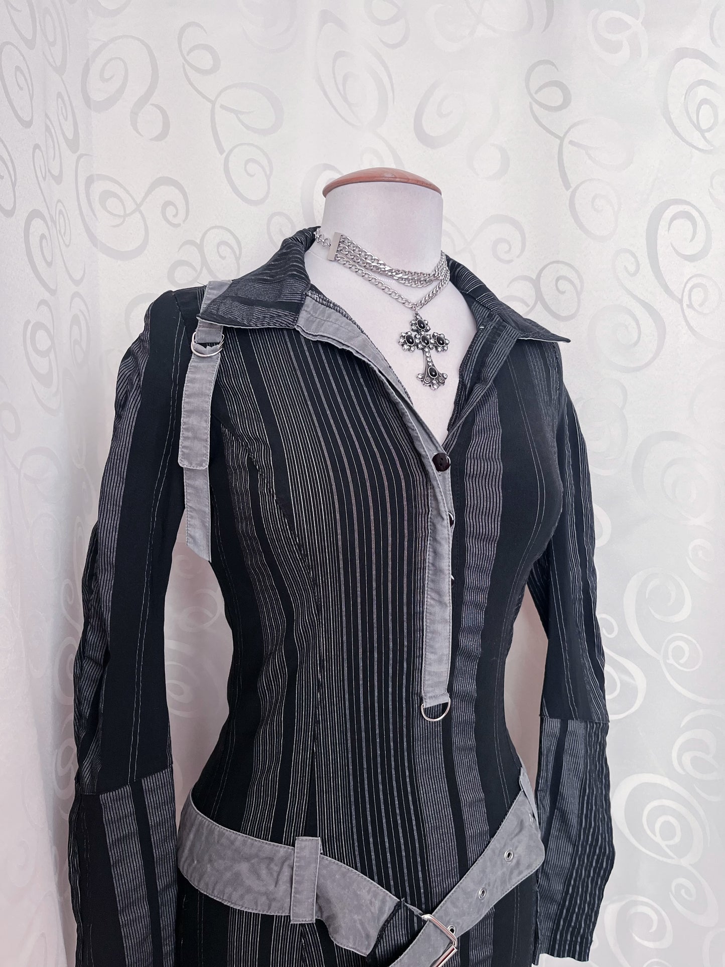 00’s Cache Cache iconic office striped dress with belt details 🖤🗡️