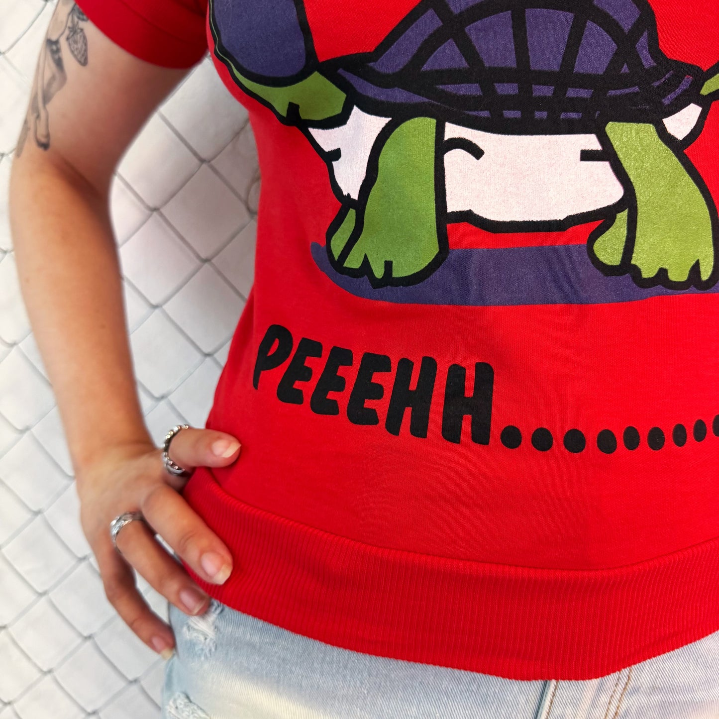 Cute red turtle tee 🌀🍓