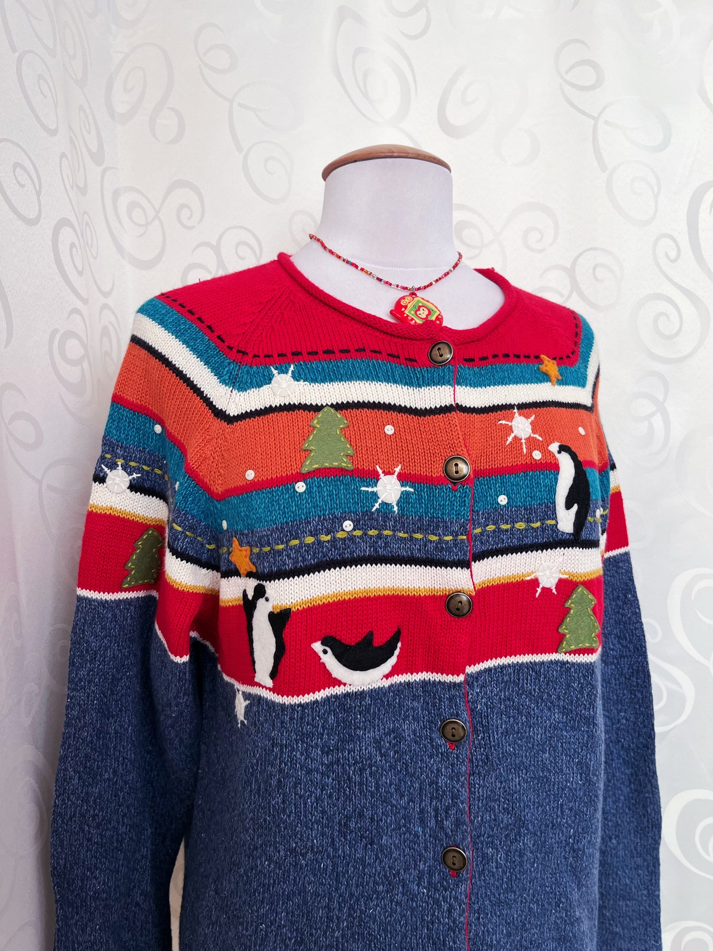 Vintage Susan Bristol knit cardigan with embroidered details & penguin patchwork 🐧❄️