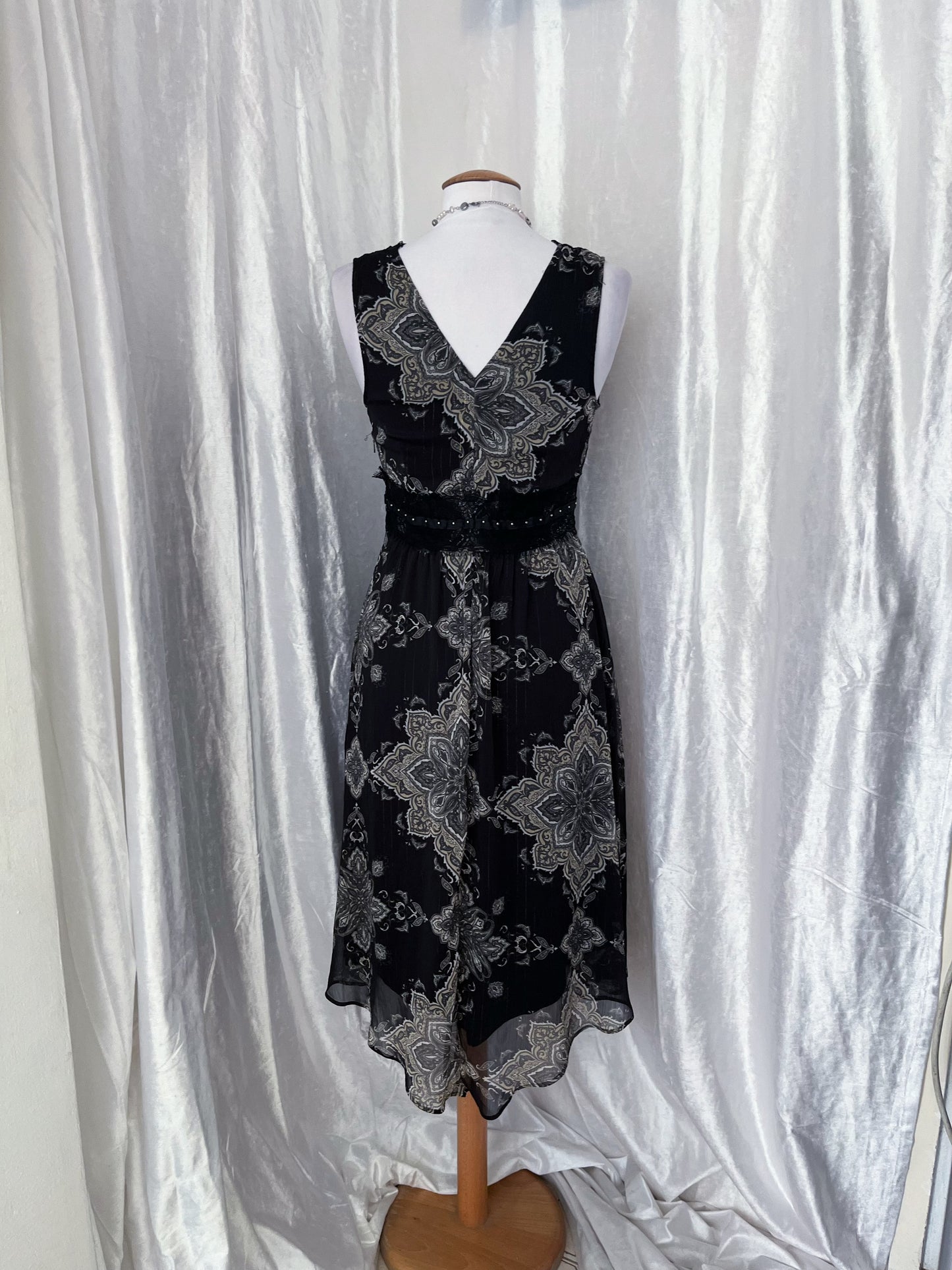 00's Orsay mesh dress with black lace detail 🕷️🍃
