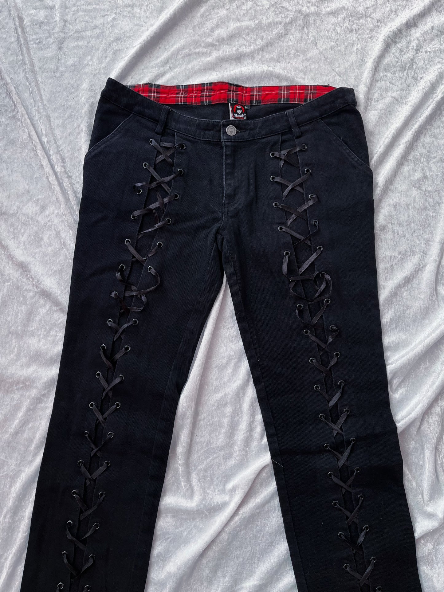 00’s Emily the Strange low-waisted lace-up jeans 🎸💀