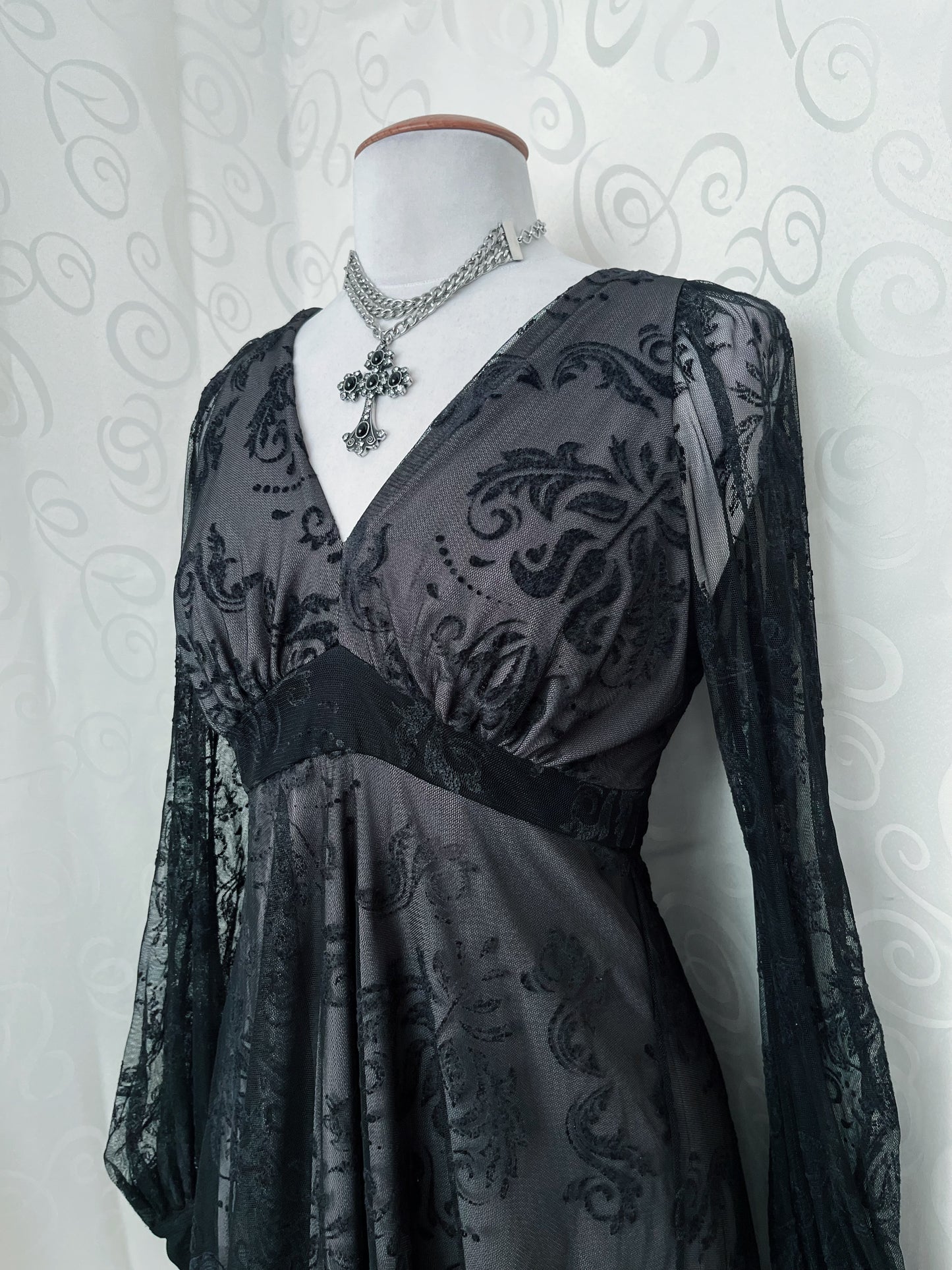 00’s whimsygoth tunic/dress with lacey & velvet embossed details 🦇🔮