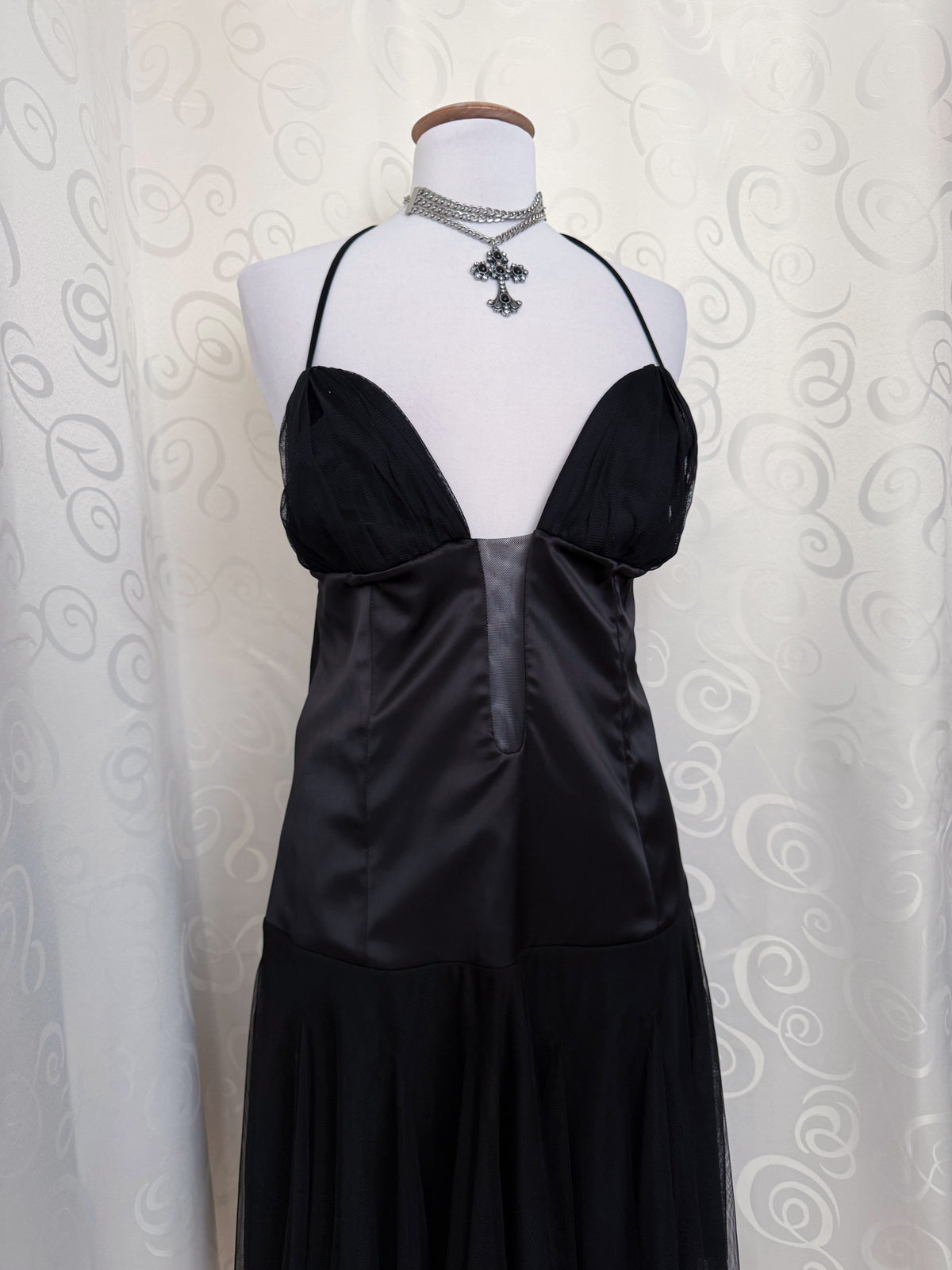 00’s Gothic witchy black dress with tulle pointy skirt 🦇🌀