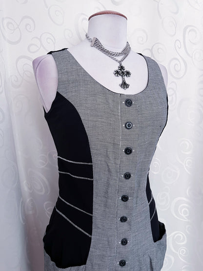 00’s iconic Dark Coquette plaid dress with lace up back detail 🗝🏰