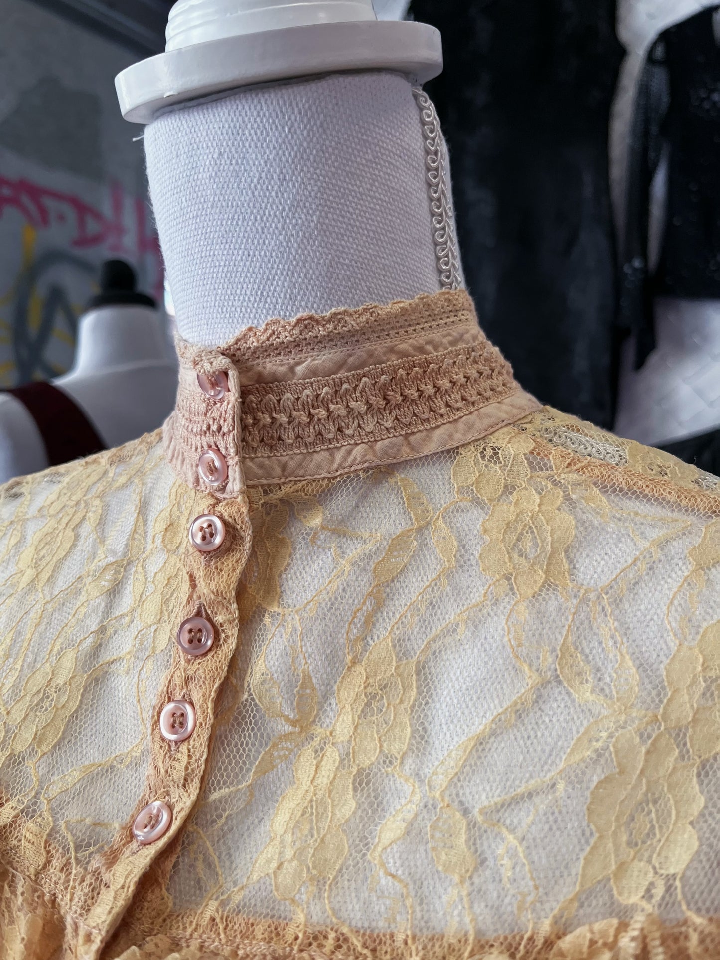 00’s whimsy coquette beige lacey cotton shirt ☀️