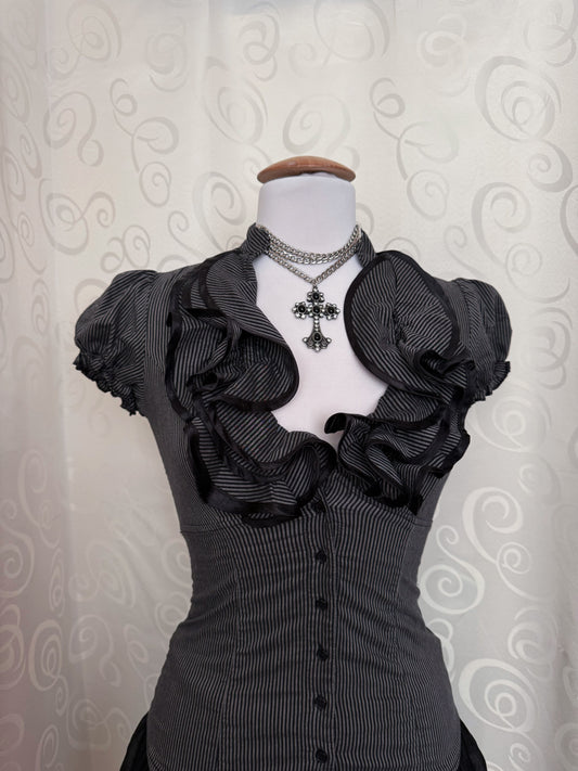 Horror Protagonist/Dark Coquette style ruffle striped shirt 🎞️🗝️