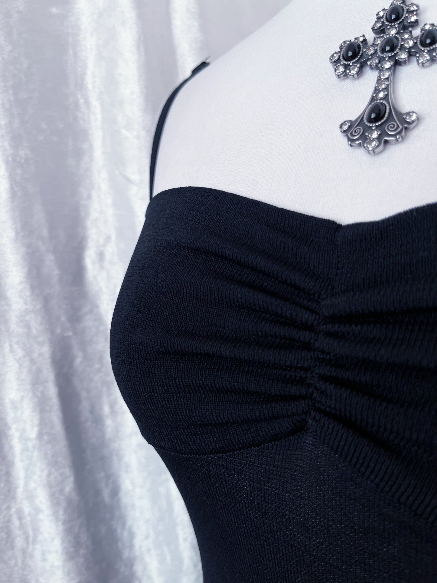 Essential black fairy dress with pockets on the sides 🎀