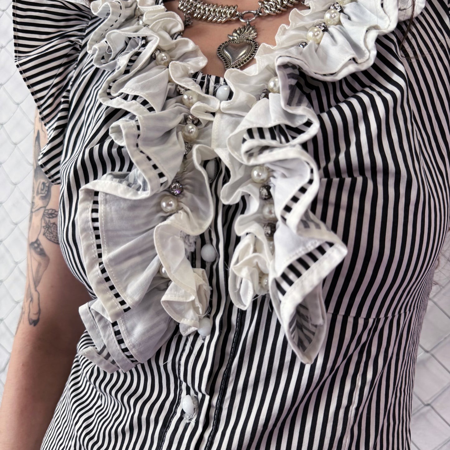 00’s Sweeney Todd/circus core striped ruffle top with beaded details 🌀🎪