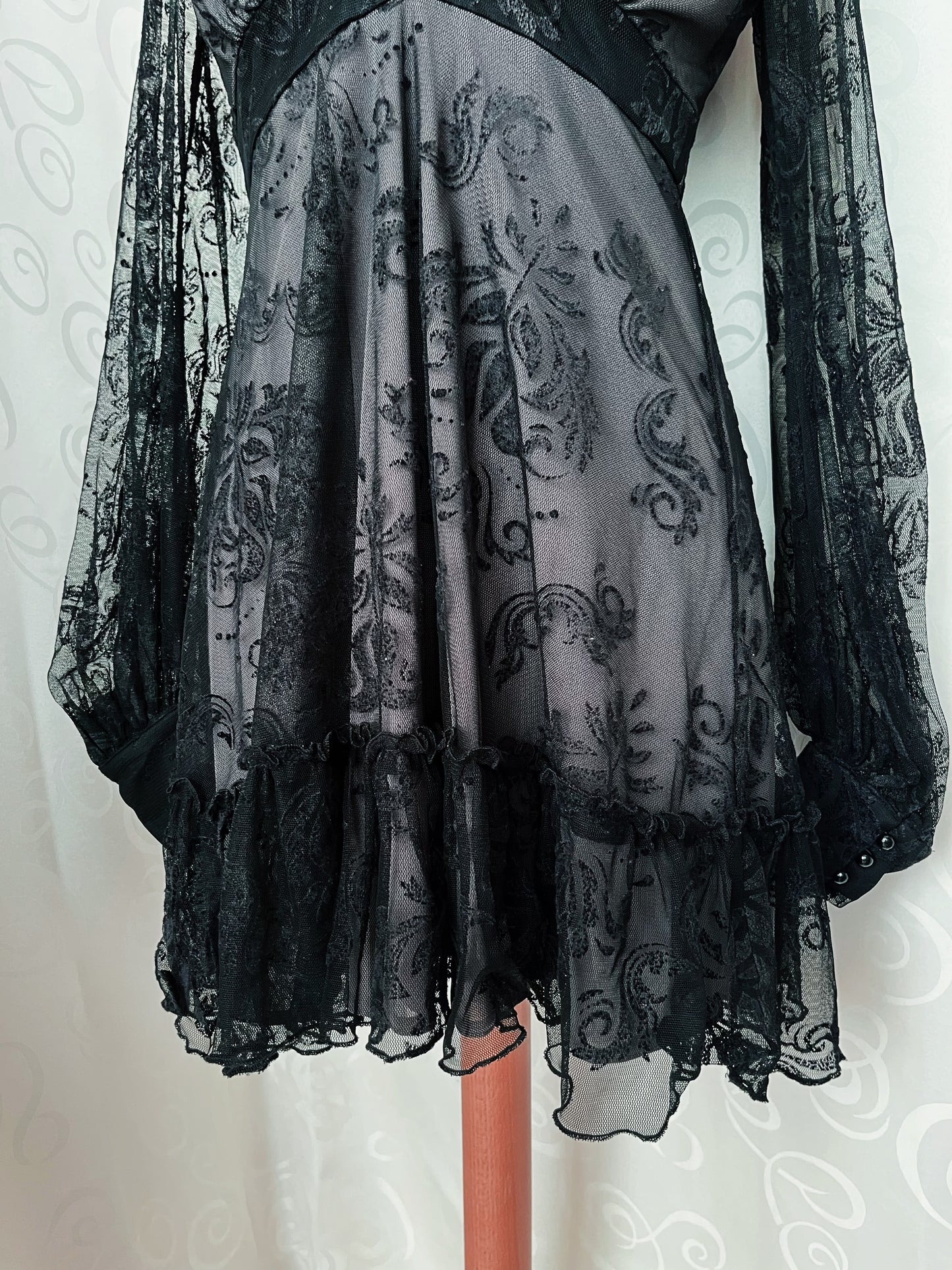 00’s whimsygoth tunic/dress with lacey & velvet embossed details 🦇🔮