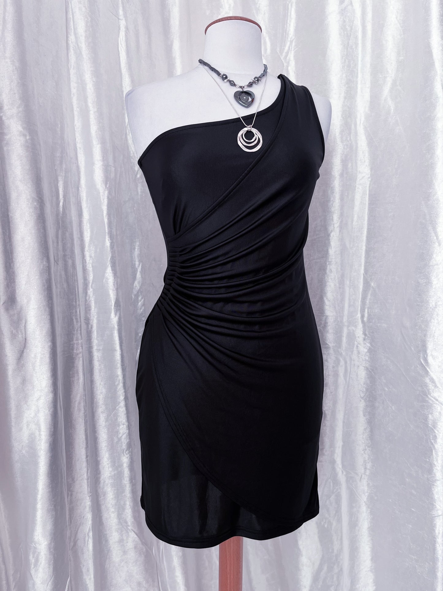 Hot little black dress ˚₊‧⁺⋆♱