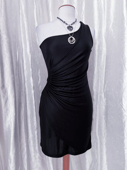 Hot little black dress ˚₊‧⁺⋆♱