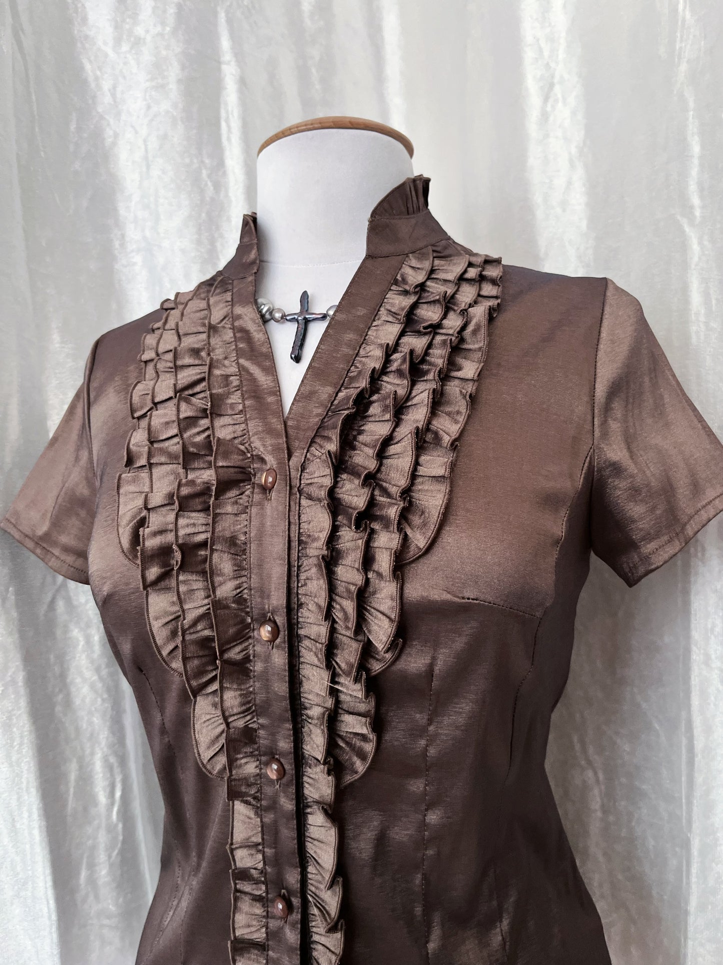 Shiny brown 00's ruffle shirt 🪽