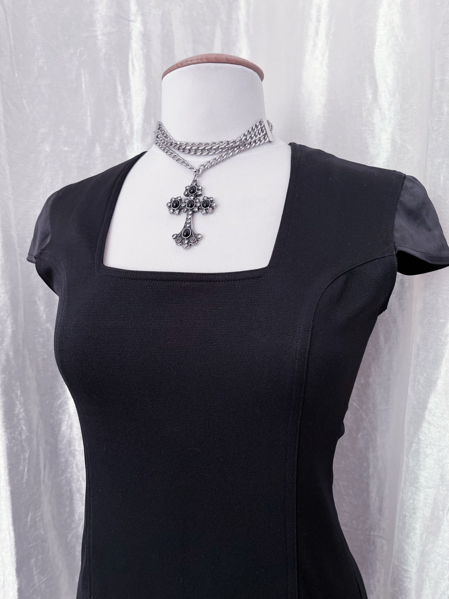 Office goth black dress 👓🕷️