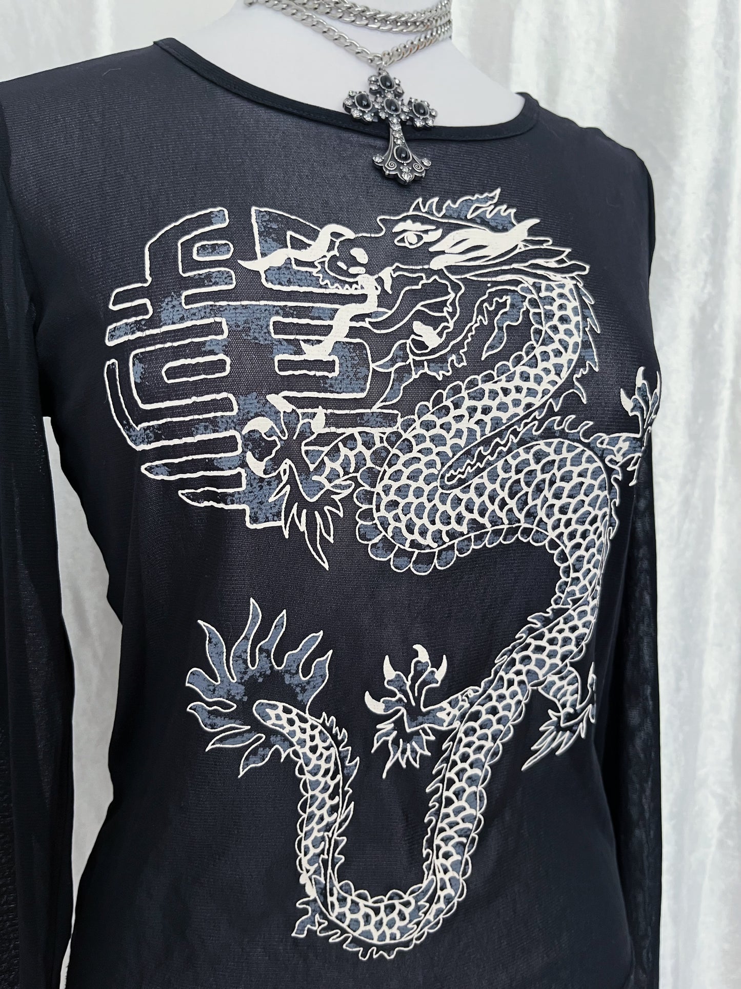 Iconic mesh asian dragon top 🐉