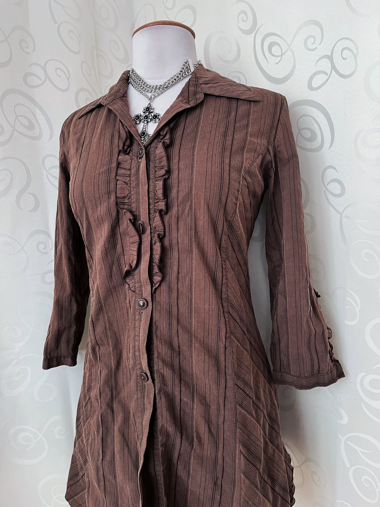 00’s Jirai Kei striped brown shirt with ruffles on the front & back 🐌