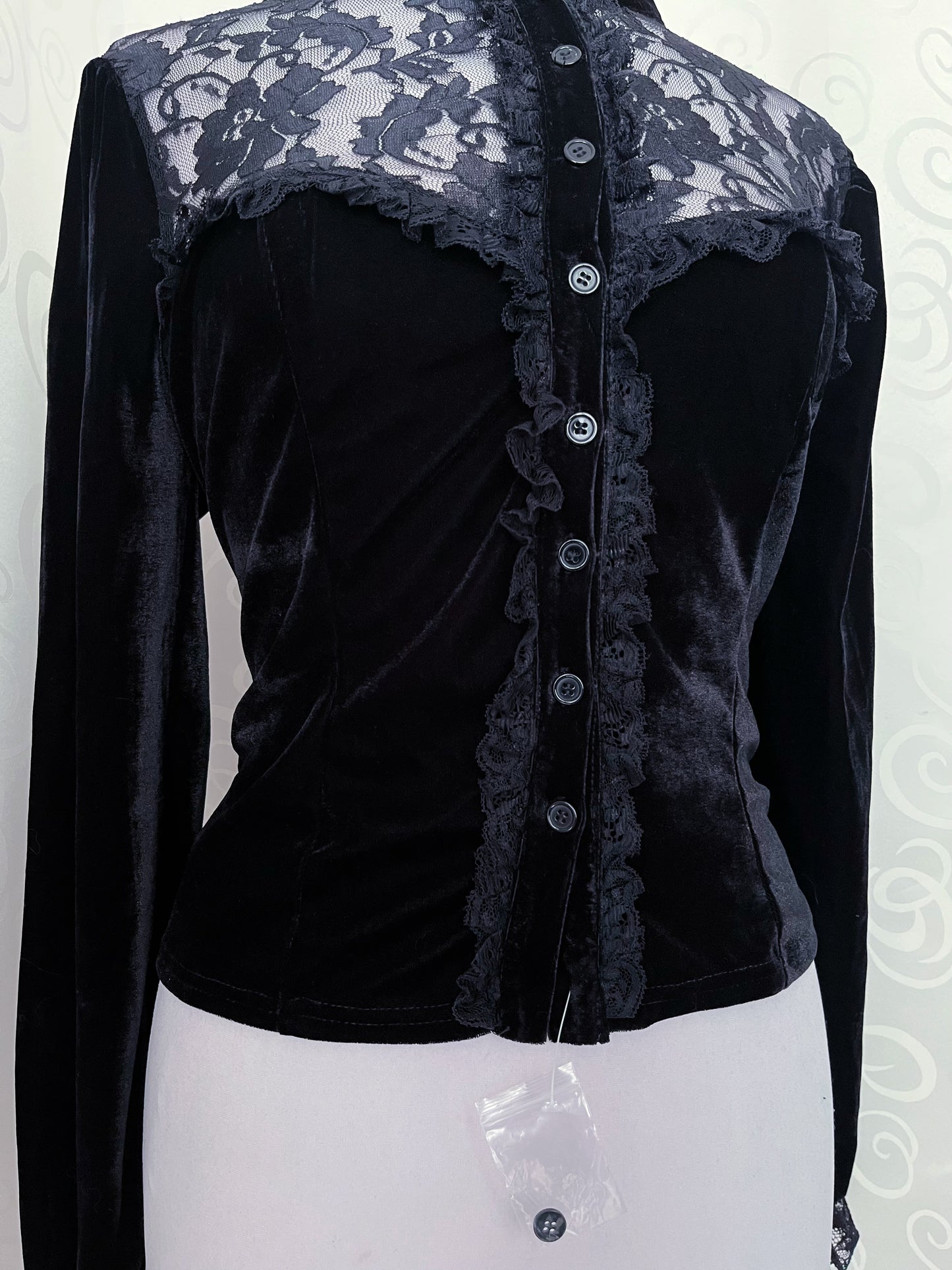 Dracula Gothic victorian style black velvet lace shirt 🖤🦇