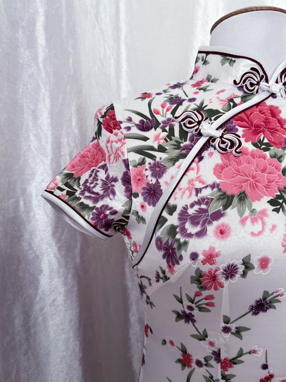 Modern white floral Qipao dress 🪷