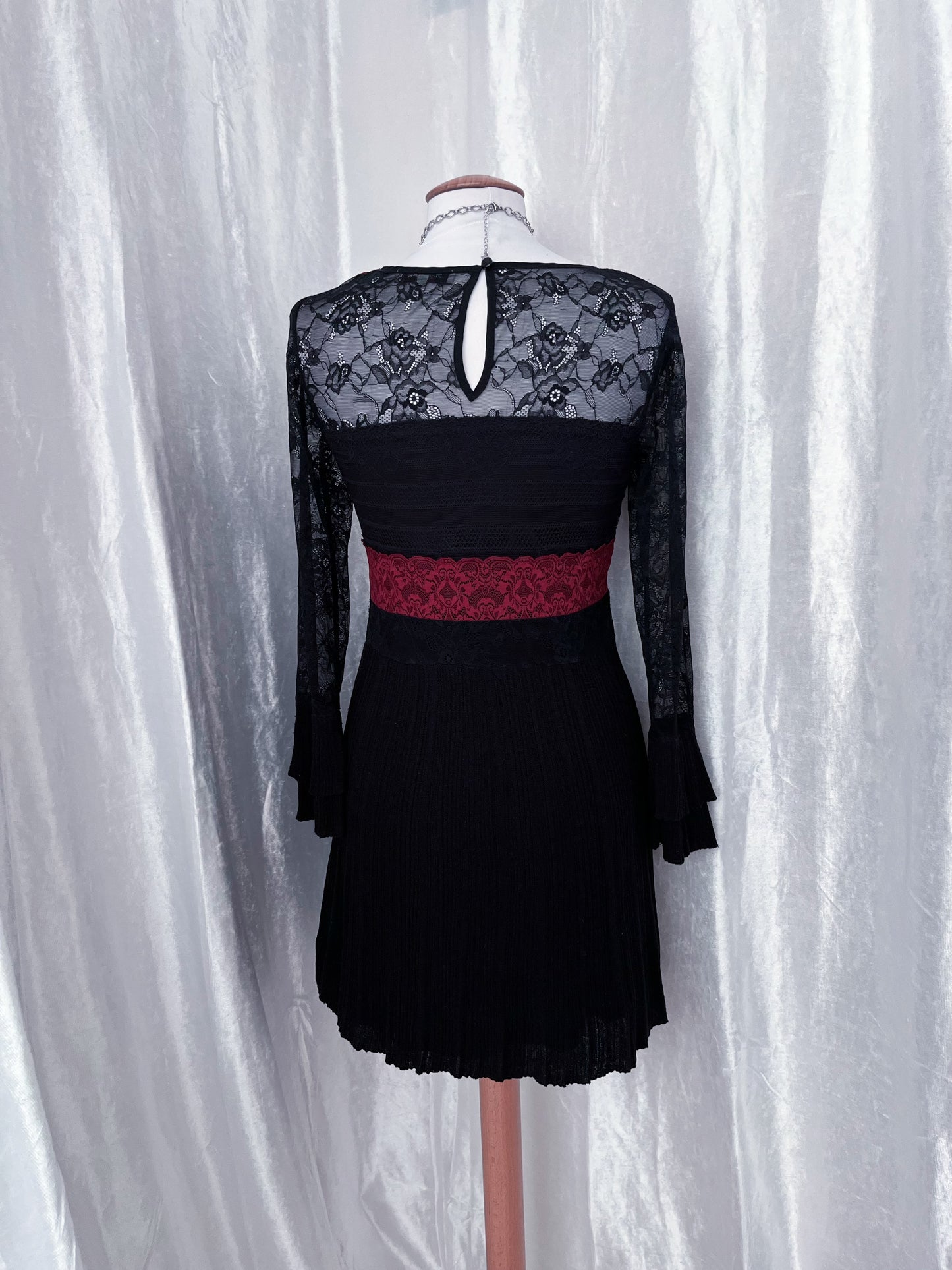 Morgan De Toi witchy lace & wool dress 🖤🌹