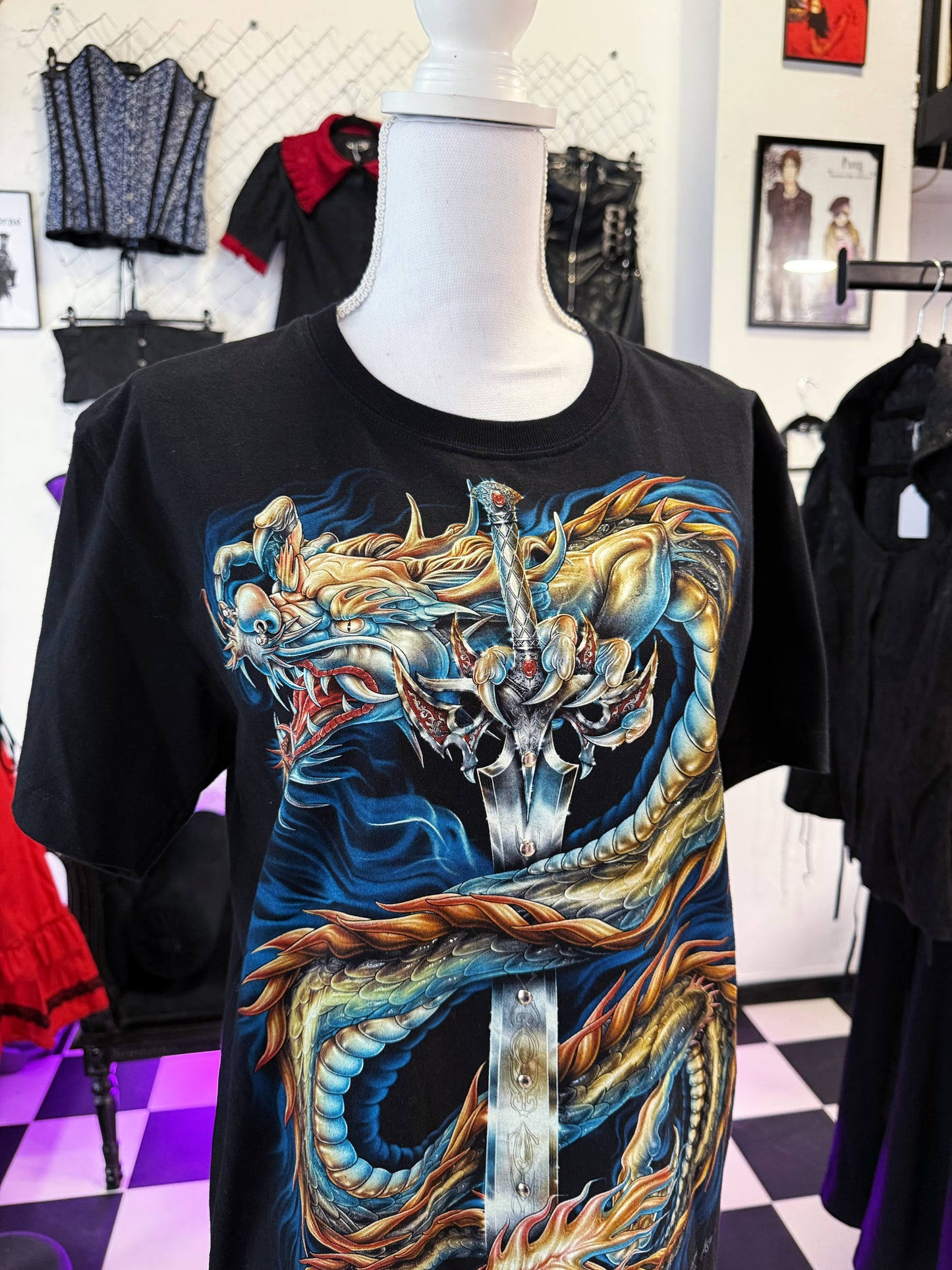 00’s Rock Chang dragon embossed T-shirt with piercings 🐉
