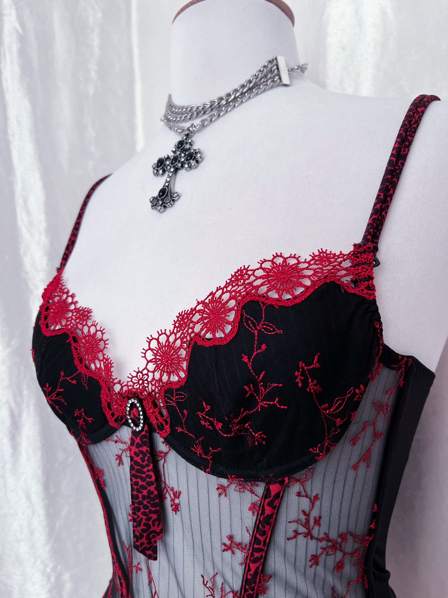 00’s alternative mesh corset top with animal print & embroidered details 🐾💋