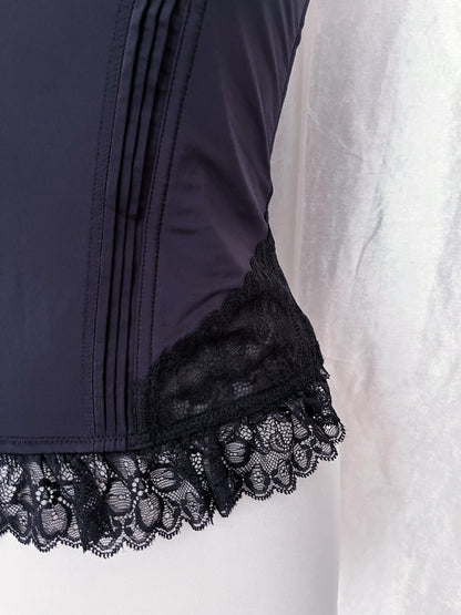 Dark whimsy black & lace corset top 🗝️