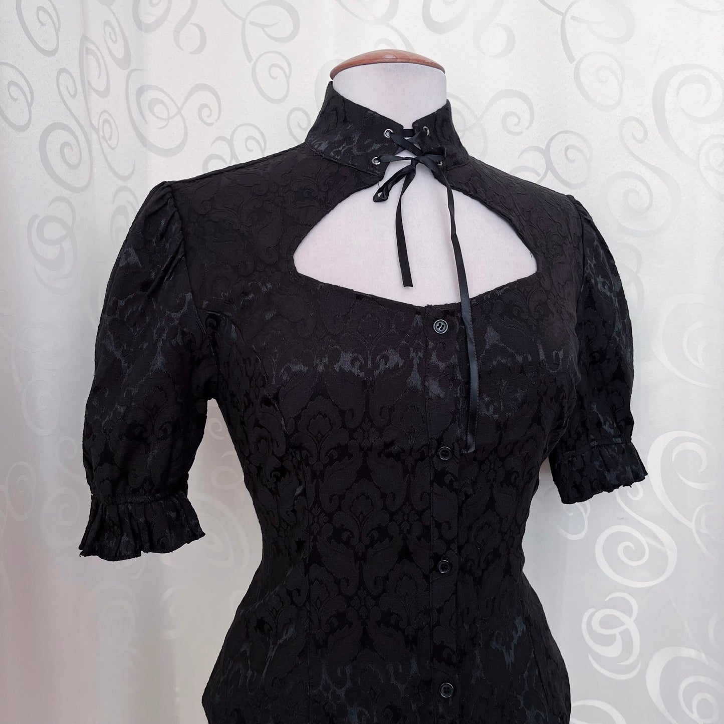 Dracula Gothic victorian style Short Sleeved Brocade Keyhole Blouse 🖤🦇