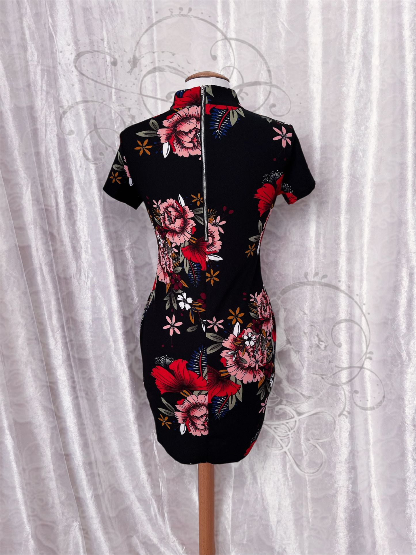 Beautiful Qipao style floral dress 🌺🌷
