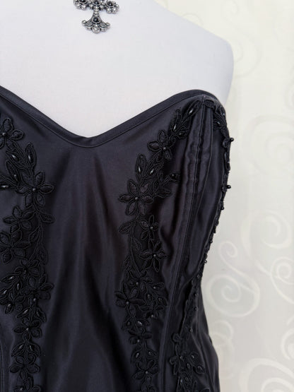 Whimsygoth/Gothic lace-up corset 🗝️🦇