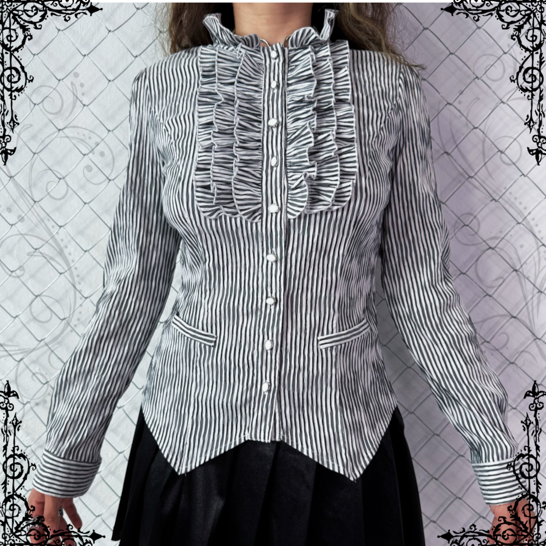 00’s Victorian/Circus style striped shirt with ruffle details 🎪