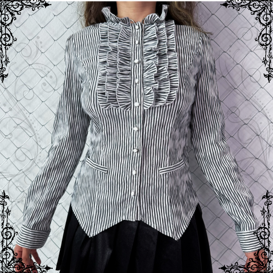 00’s Victorian/Circus style striped shirt with ruffle details 🎪