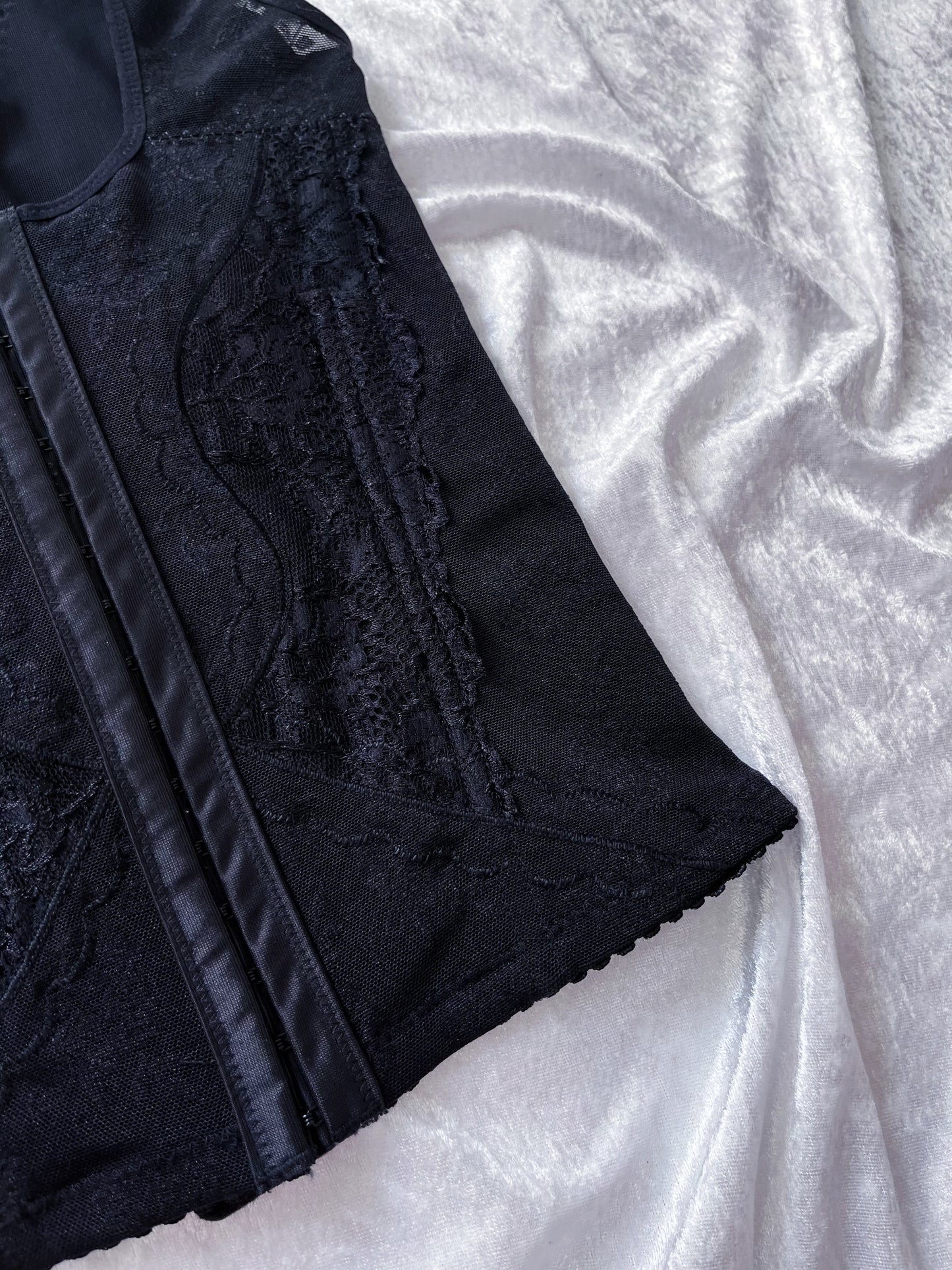 Alternative lace & mesh training corset 🕸️